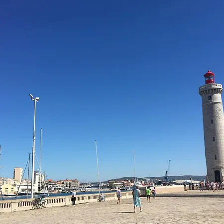 Appartement Joli T2 Climatise Proche Centre Avec Parking Prive Et Loggia - Sète