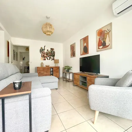 Joli T2 Climatisé Proche Centre Avec Parking Privé Et Loggia - - Fr-1-338-544 *